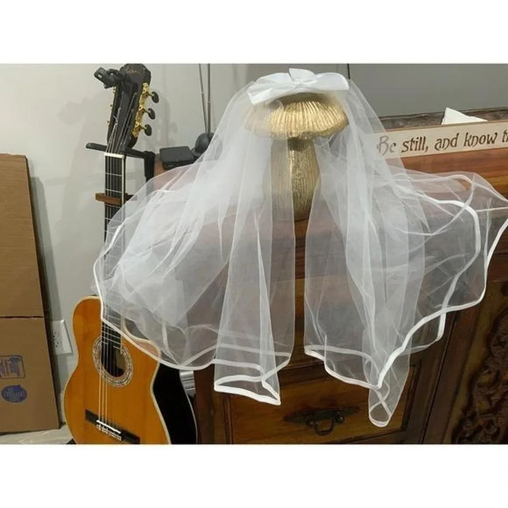 White Tulle Two Tier Bridal Veil with Satin Ribbon Bow and Edge Trim 22in